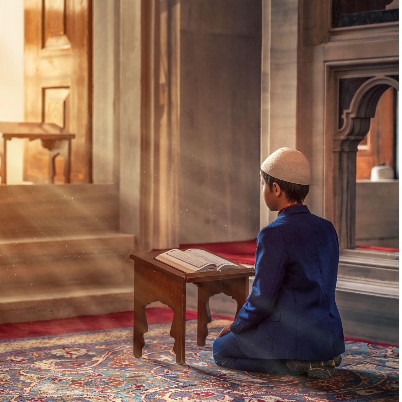 Lecture du Coran — enfant apprenant le tajwîd